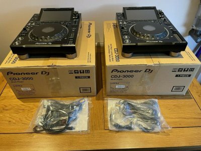 Pioneer CDJ-3000, CDJ 2000NXS2, DJM 900NXS2