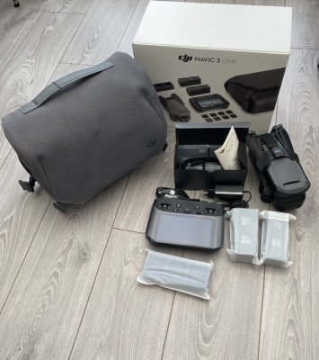 DJI Mavic 3 Cine Premium Combo